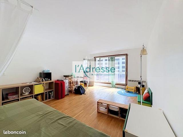 Studio 1 pièce 32 m²