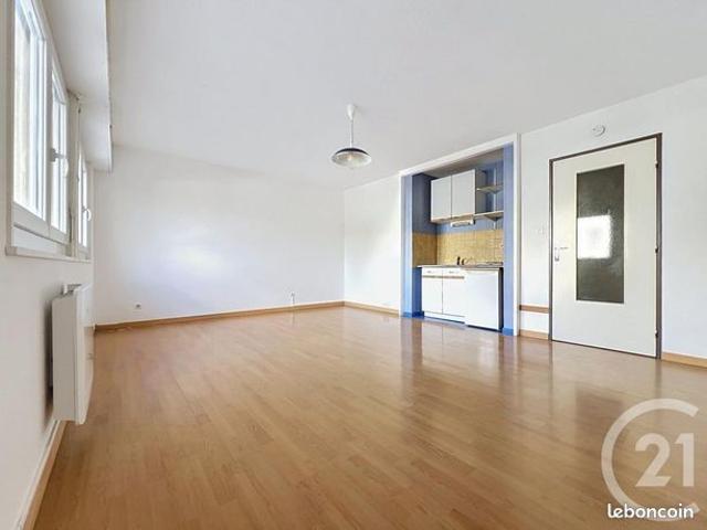 Studio 1 pièce 32 m²