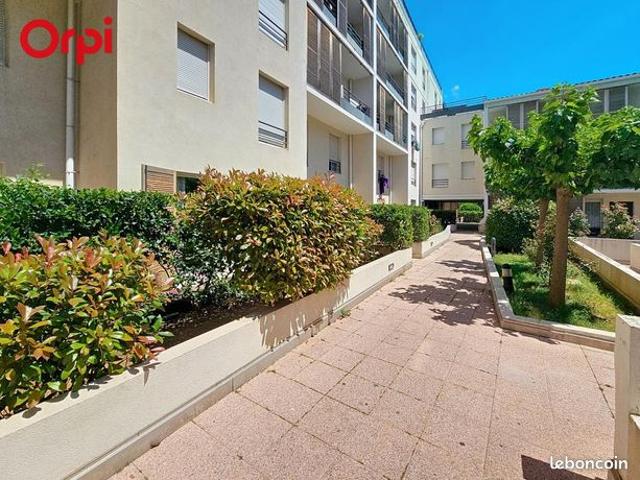 Studio 1 pièce 32 m²