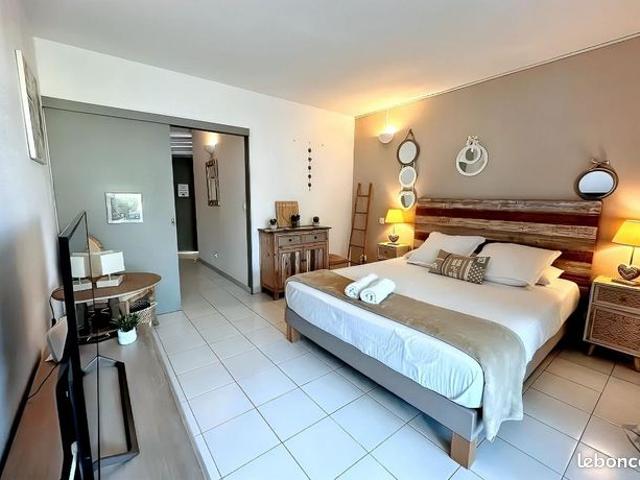 Studio 1 pièce 37 m²