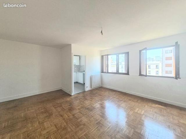 Studio 1 pièce 34 m²