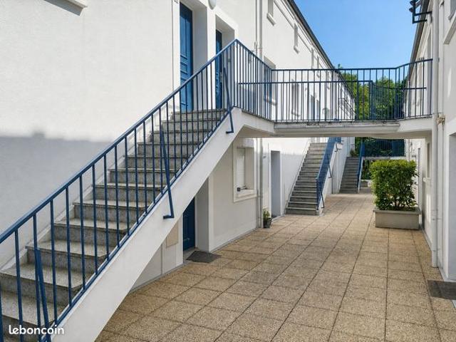 Studio 1 pièce 35 m²