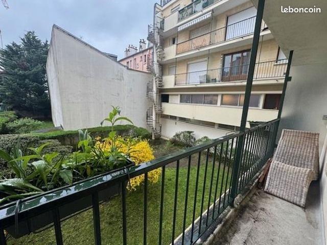 Studio 1 pièce 35 m²