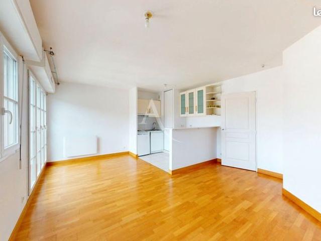 Studio 1 pièce 35 m²