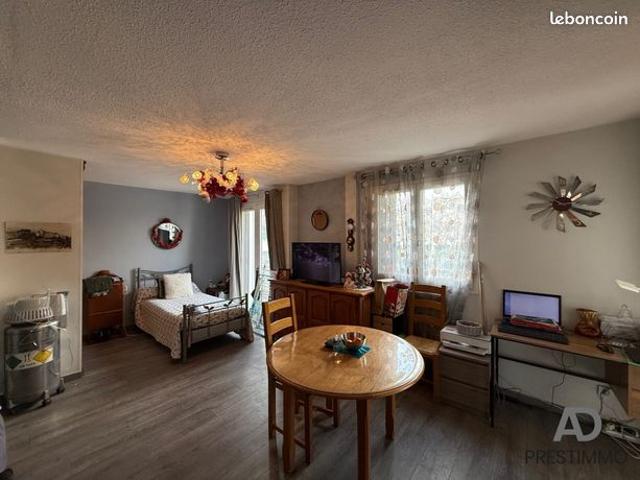 Studio 1 pièce 35 m²
