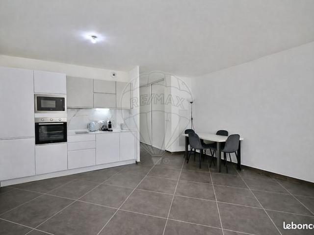 Studio 1 pièce 35 m²