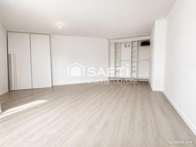 Studio 1 pièce 38 m²