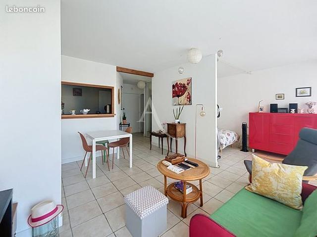 Studio 1 pièce 38 m²
