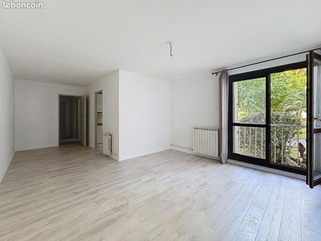 Studio 1 pièce 38 m²