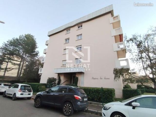 Studio 1 pièce 38 m²