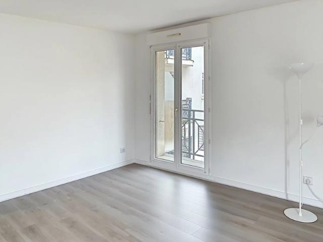 Studio 1 pièce, avec Parking