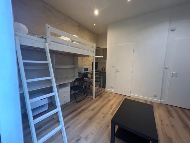 Studio 1 pièce s 15 m²