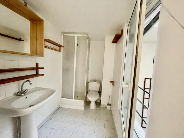 Studio 1 pièce s 27 m²