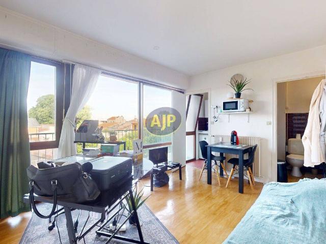 Studio 20.5 m2 avec terrasse/parking Nansouty