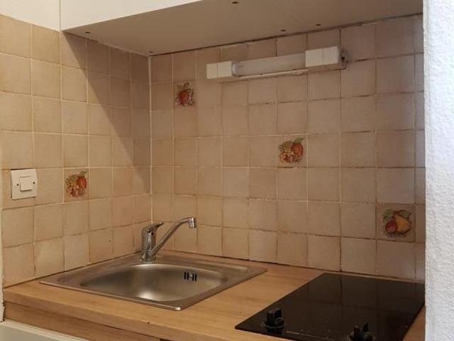 Studio 20 m². Kitchenette équipée