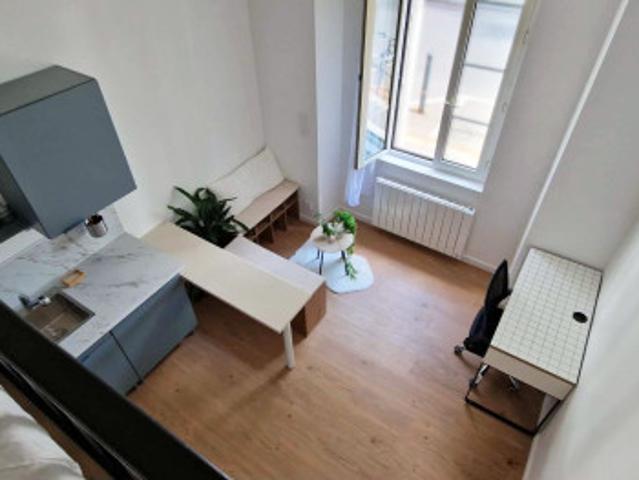 Studio 20m² refait à neuf, lumineux, tout équipé & meublé – Vue Loire & Emplacement central