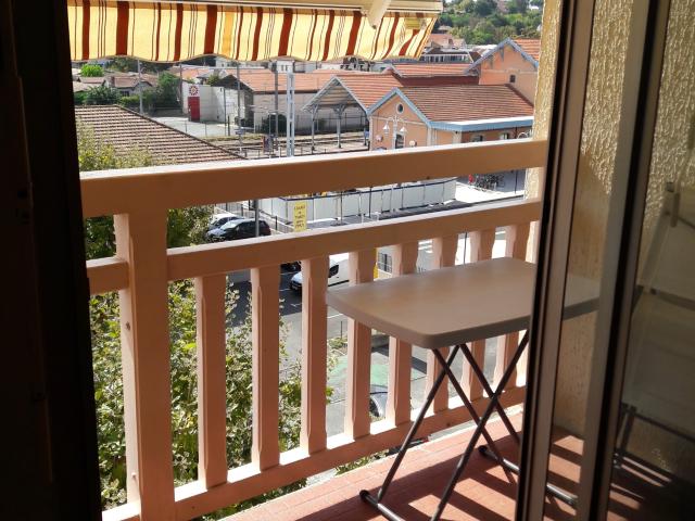 STUDIO 21.60m2 BALCON, CAVE ET PARKING