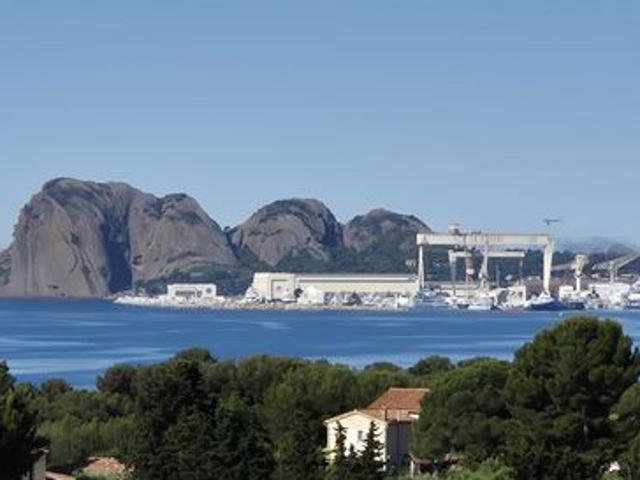 Studio 21 m² + 6m² deTerrasse avec vue mer à La Ciotat