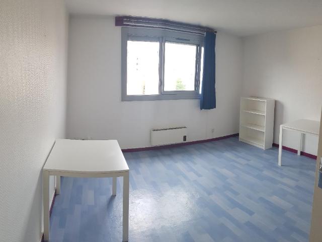 Studio 21m² + PARKING près fac Carnot et Gergovia
