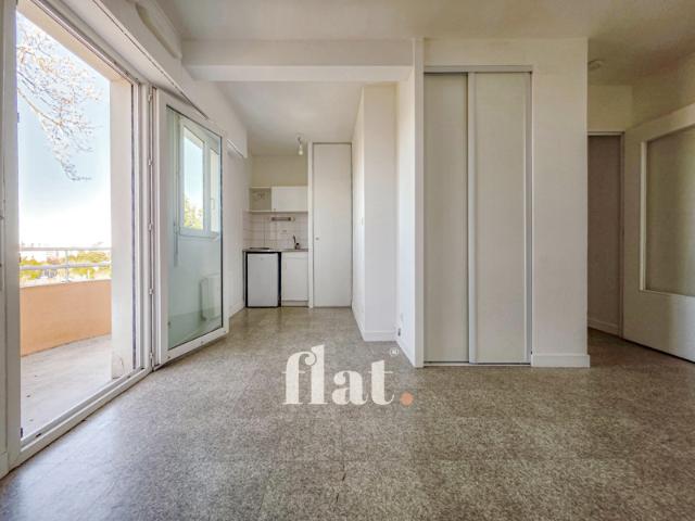 Studio 22,11 m2 avec balcon et parking DPE D Rezé Balin