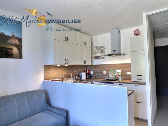Studio 22,84 m2 + terrasse Sud + parking secteur recherché La Ciotat FONTSAINTE, proche mer et gare