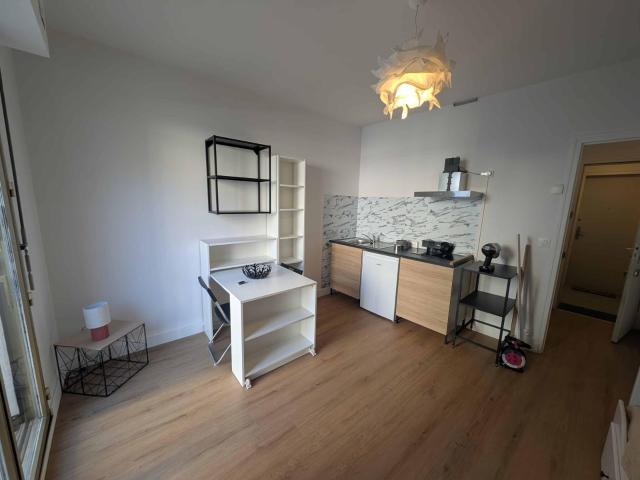 Studio 22m2 GrandThéâtre proche tram, baignoire