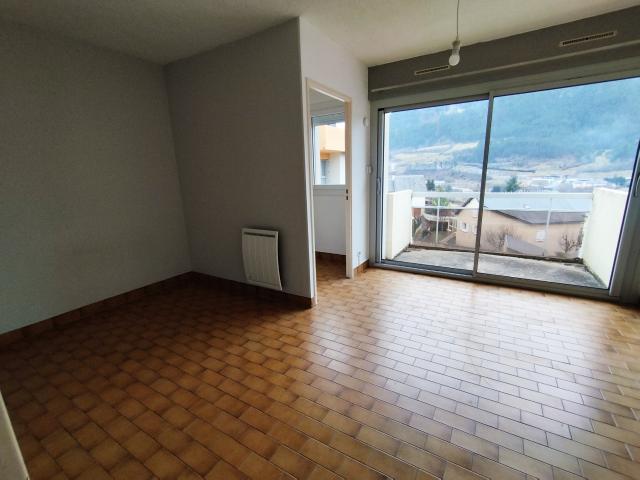 Studio 22m2 proche centre ville de Mende. Libre le 02/07/2026