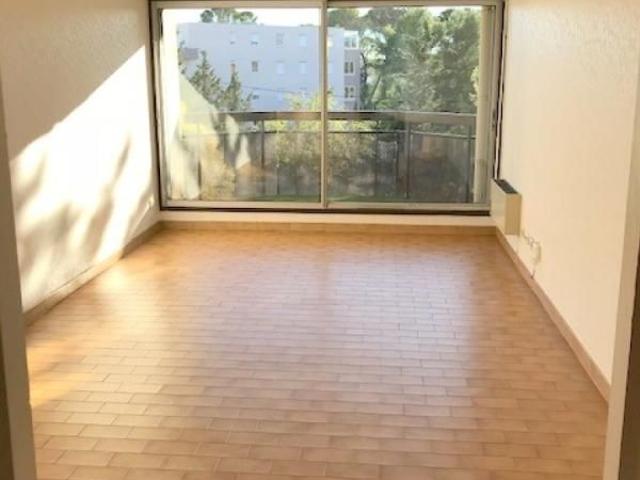 Studio 23.1 m², kitchenette équipée, avec balcon