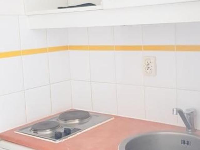Studio 23.5 m², kitchenette équipée
