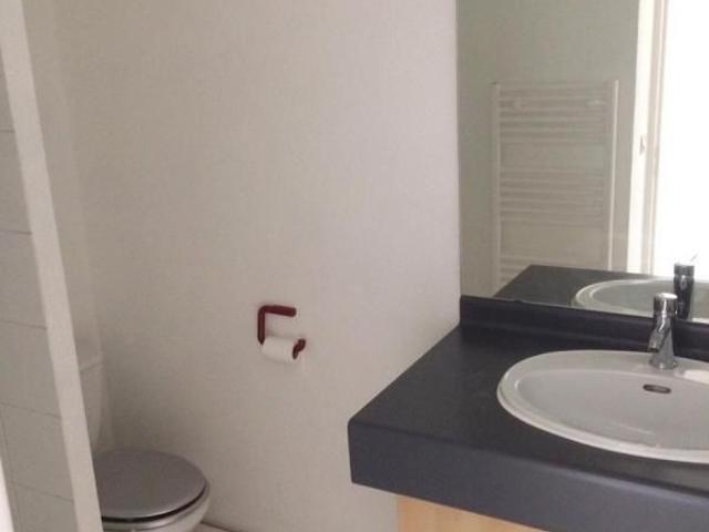 Studio 23.91 m², kitchenette équipée, avec balcon