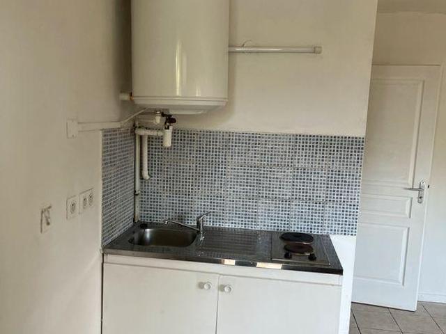 Studio 23m2 terrasse L Bonnevay/Carré de Soie