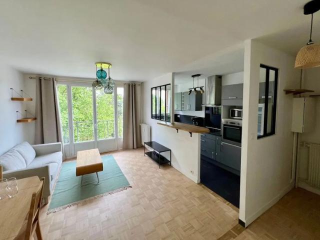 Studio / 23m² / Le Parc de Saint Maur RER A