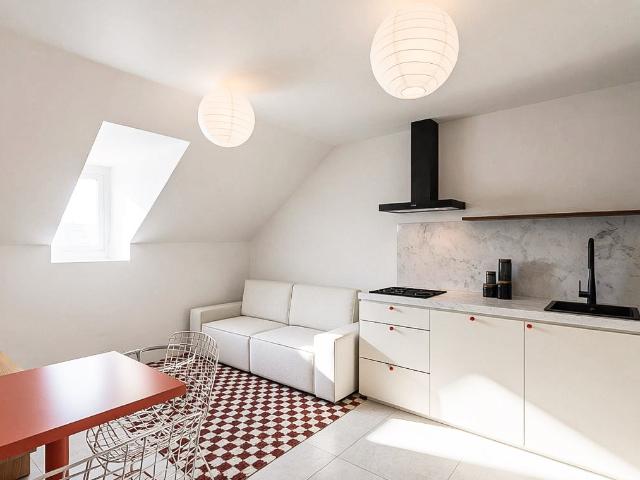 Studio – 24,81 m² 27,15 m² Su – 4ᵉ étage 24m² Evian les Bains
