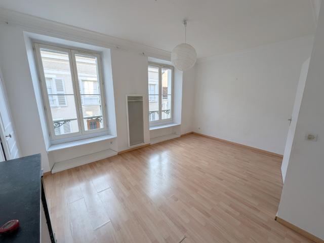 Studio 24 m2 env centre ville !