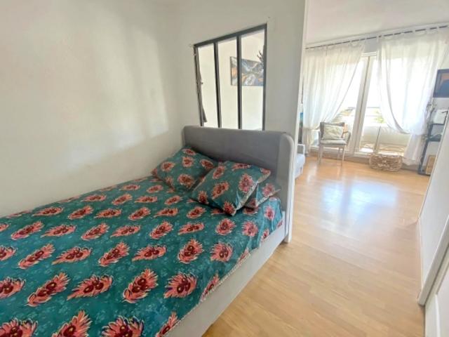 Studio 24 m² avec terrasse plein sud, parking et cave – Centre ville, à moins de 5 min des plages