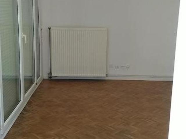 Studio / 24m² / Evry RER D