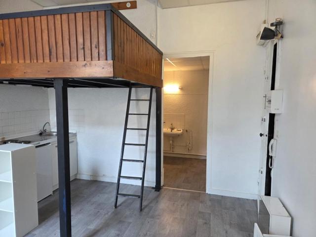 Studio 25 m² +lit mezzanine proche place républiqu
