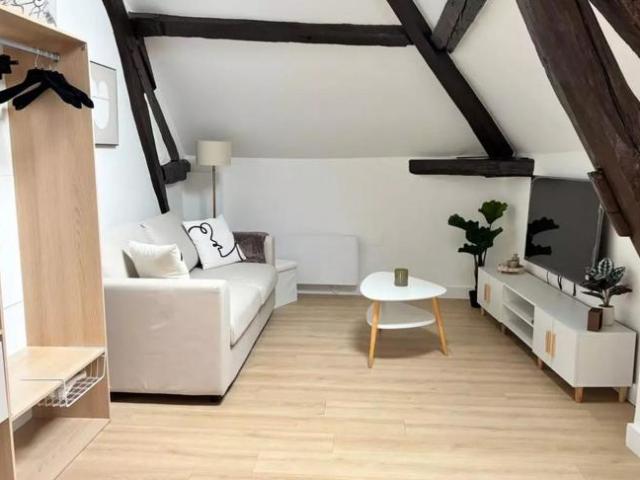 Studio / 25m² / Etampes RER C