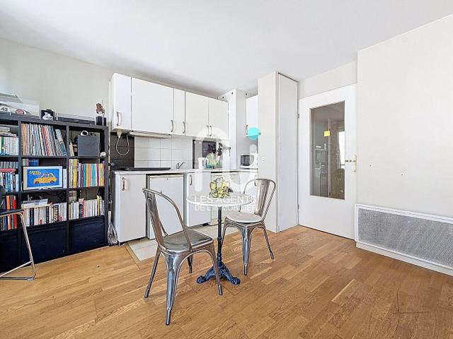 Studio 26 m2 + balcon + cave