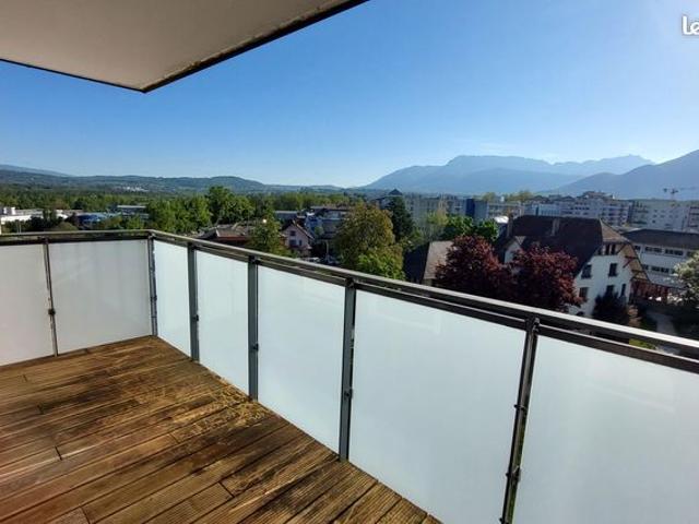 Studio 26 m2 lumineux avec terrasse et garage