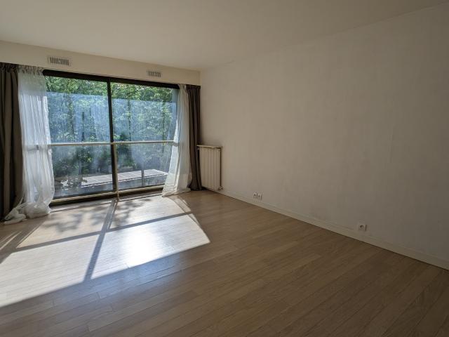 STUDIO 27.5M2 PLACE D'ERLON CHAUFFAGE INCLUS
