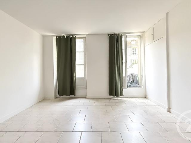 Studio 27 m²