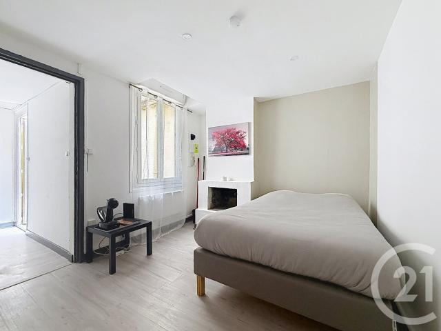 Studio 27 m²