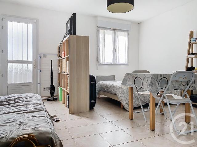 Studio 27 m²