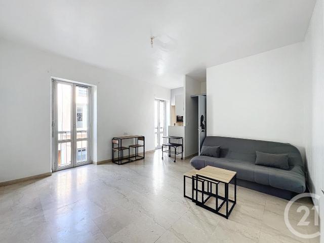 Studio 27 m²