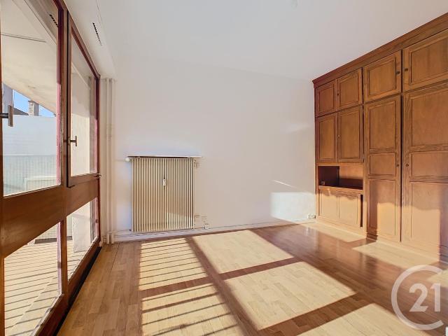 Studio 27 m²
