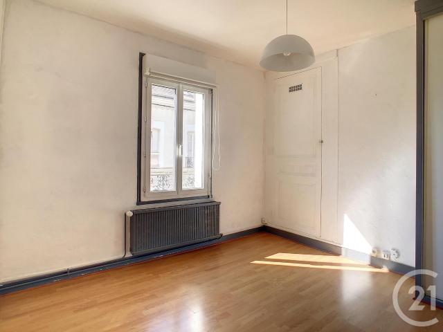 Studio 27 m²
