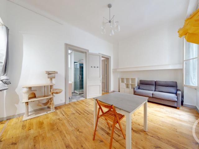 Studio 27 m²