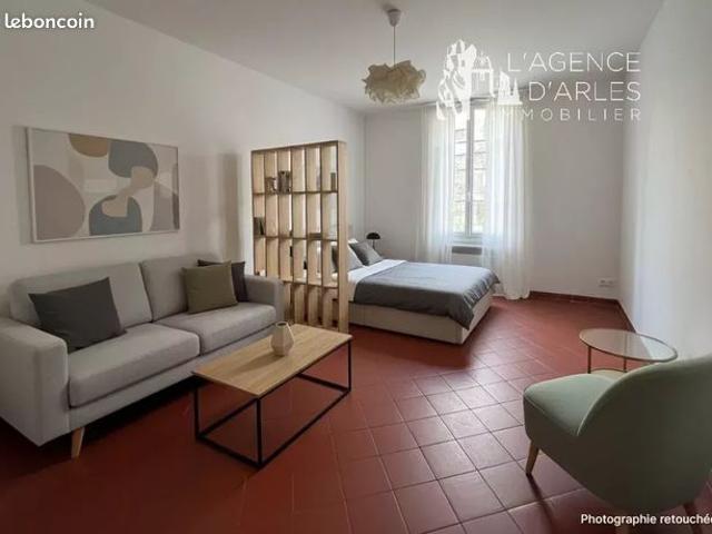 Studio 27 m² Arles