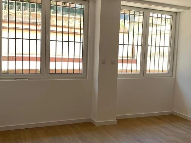 Studio 27 m² avec commercialité